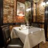 cloison de table en plexi fumée pour restaurant
